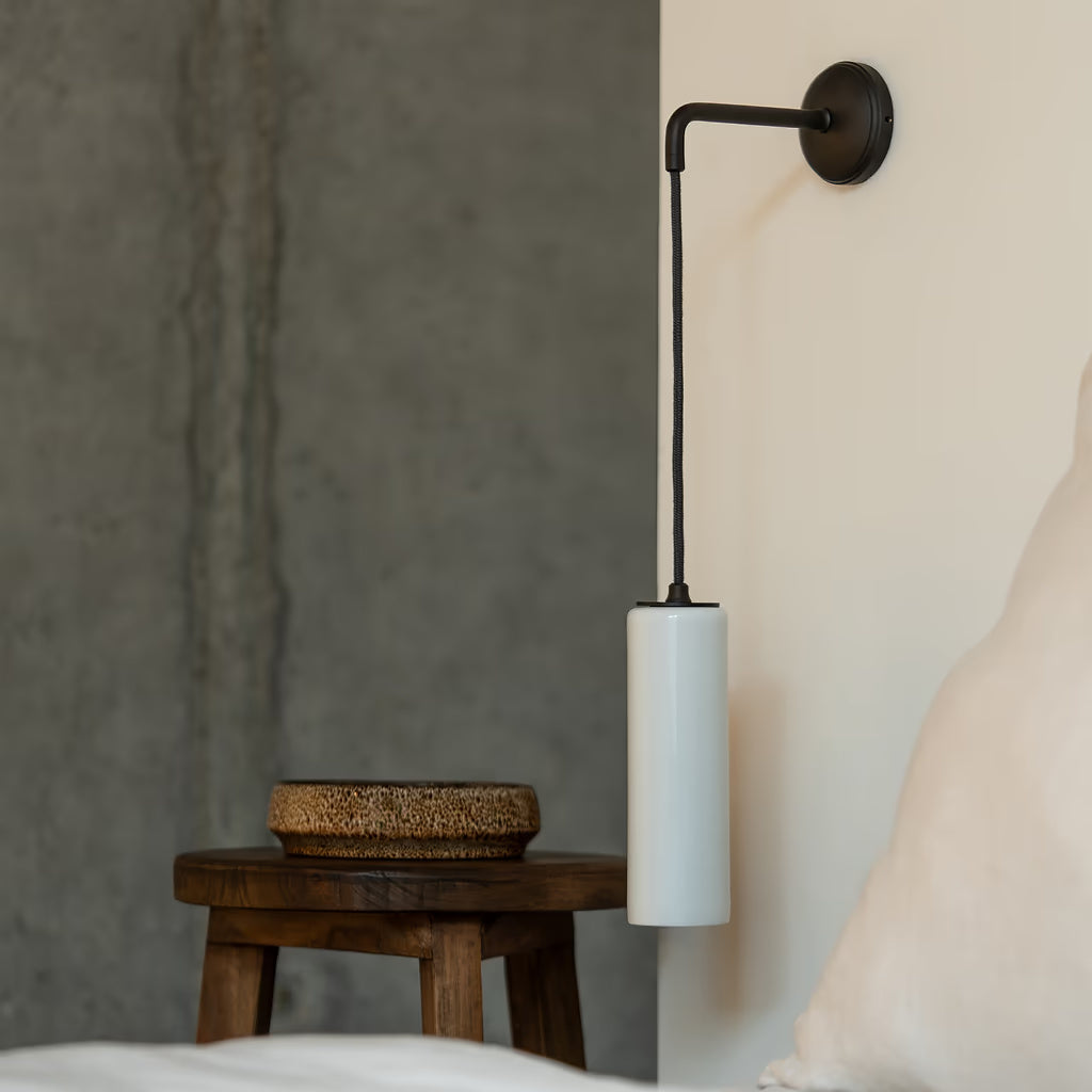 Claremont Liten Hengende Vegglampe I Fin Porselen