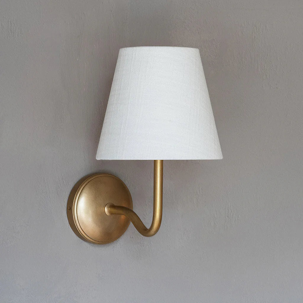 Malvern Medium Vegglampe Alabaster Hvit