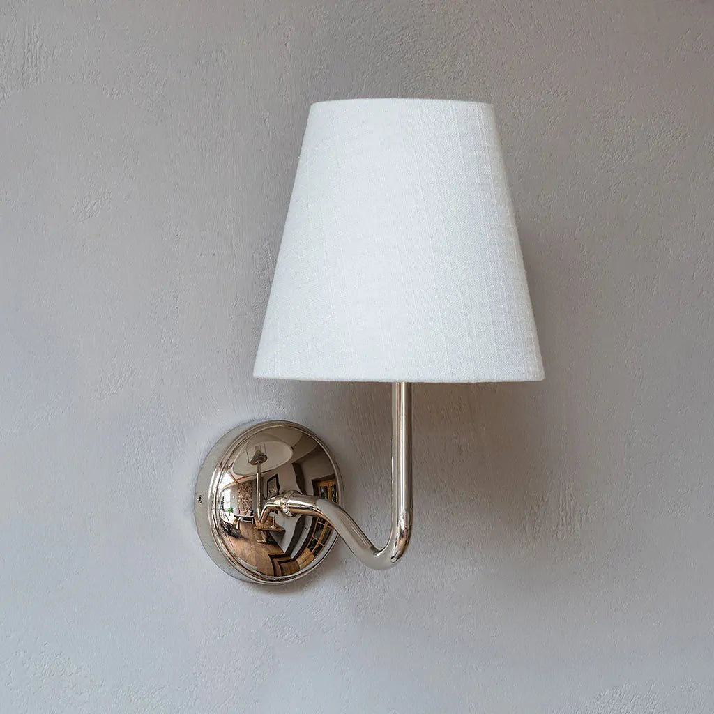 Malvern Medium Vegglampe Alabaster Hvit