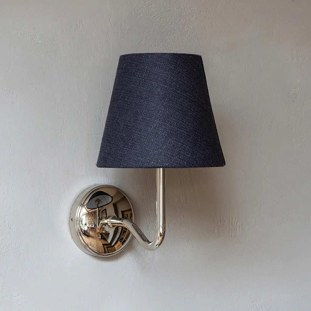 Malvern Medium Vegglampe Basaltgrå