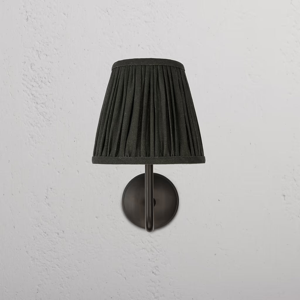 Malvern Medium Vegglampe Plissert Dyp Grønn