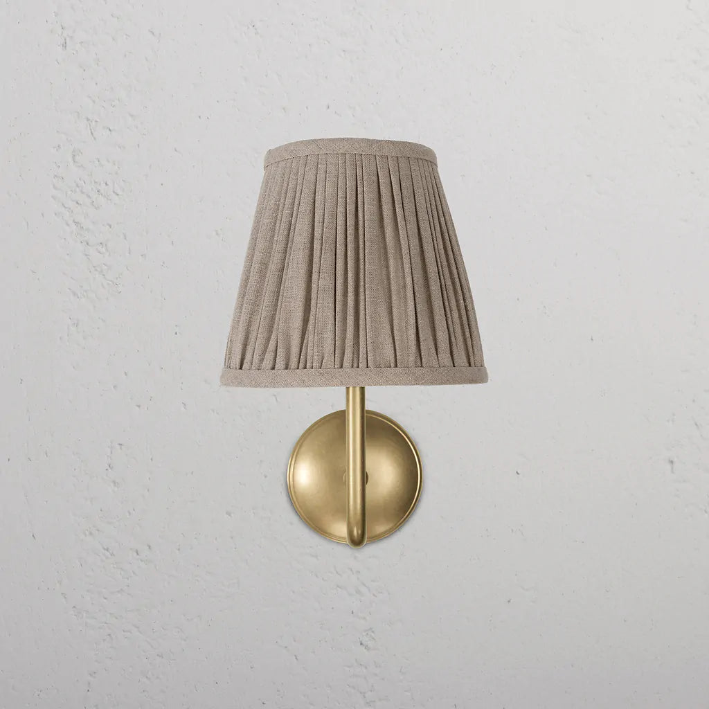 Malvern Medium Vegglampe Plissert Naturbeige