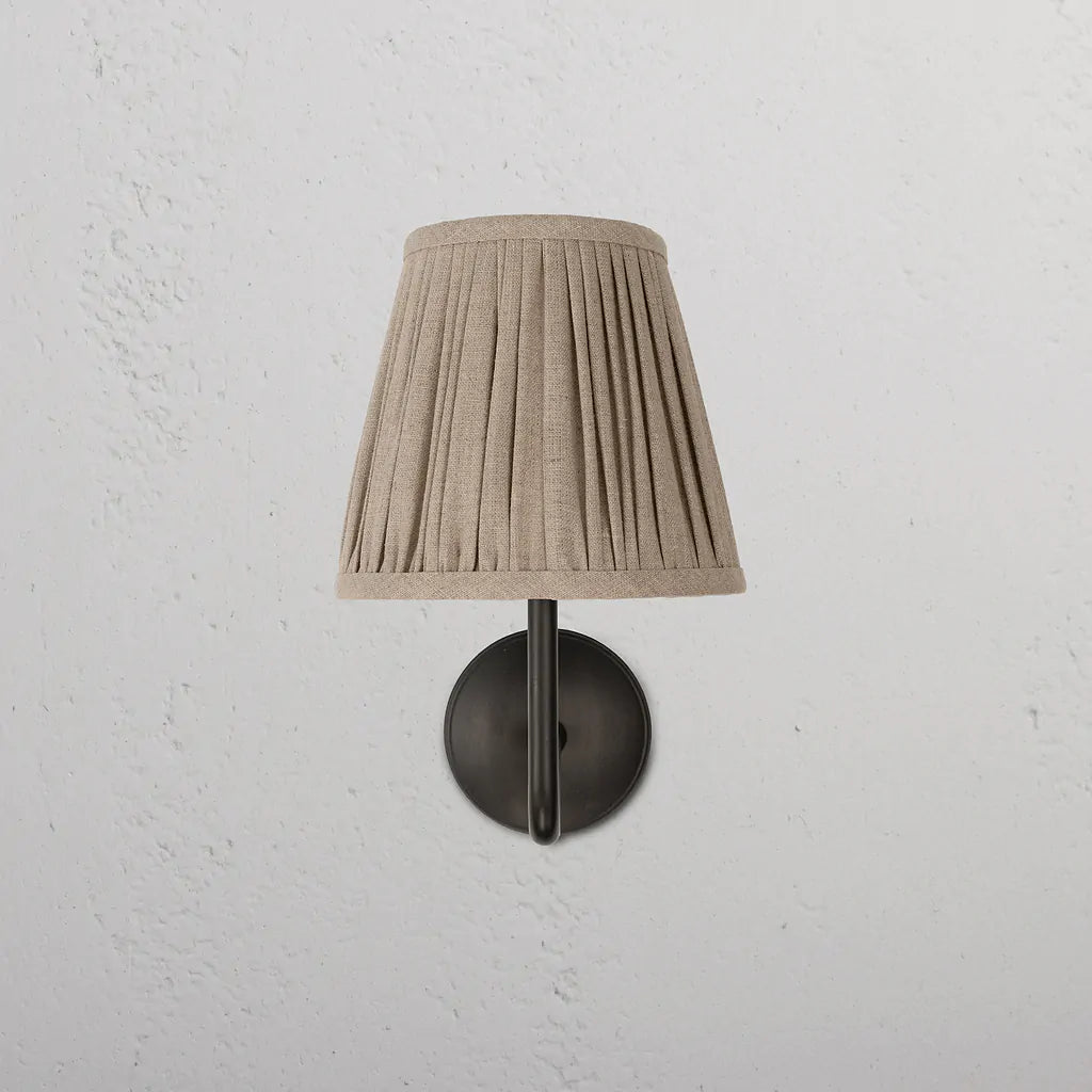 Malvern Medium Vegglampe Plissert Naturbeige