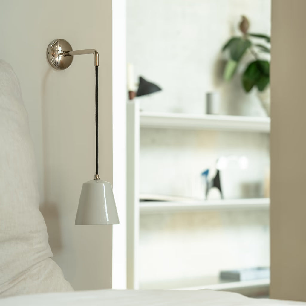 Richmond Liten Hengende Vegglampe I Fin Porselen