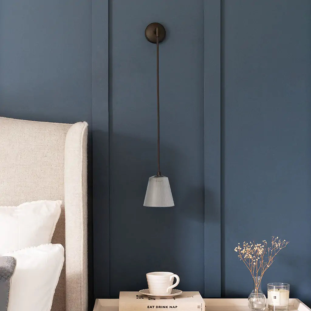 Richmond Liten Hengende Vegglampe Med Rillet Glass