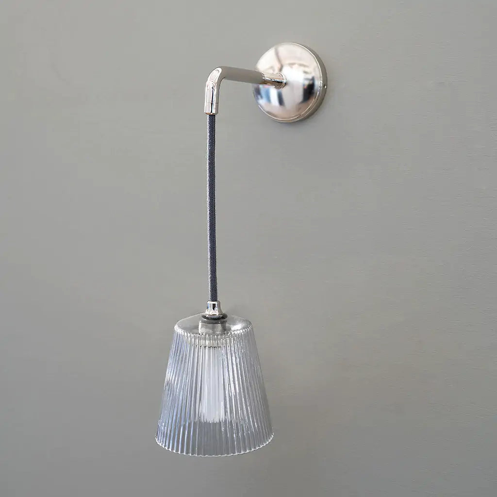 Richmond Liten Hengende Vegglampe Med Rillet Glass