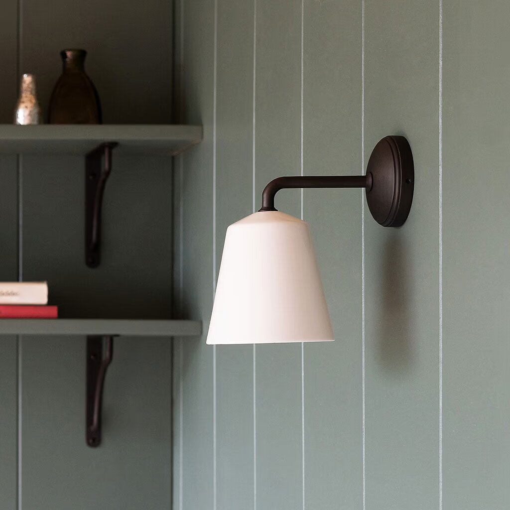 Richmond Liten Vegglampe Fin Porselen