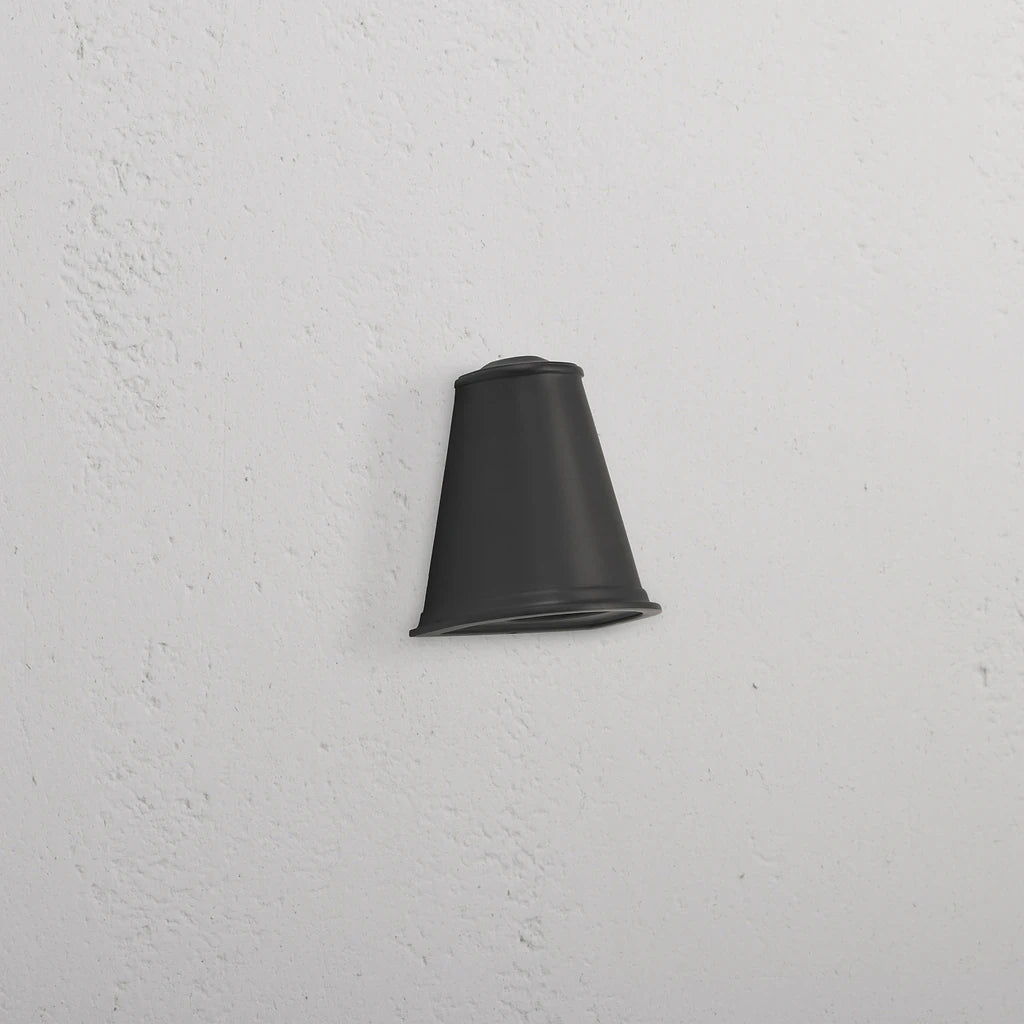 Southwark Mast Vegglampe