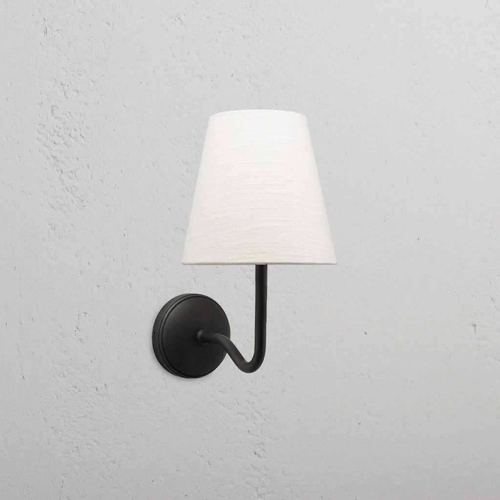 Malvern Medium Vegglampe Alabaster Hvit