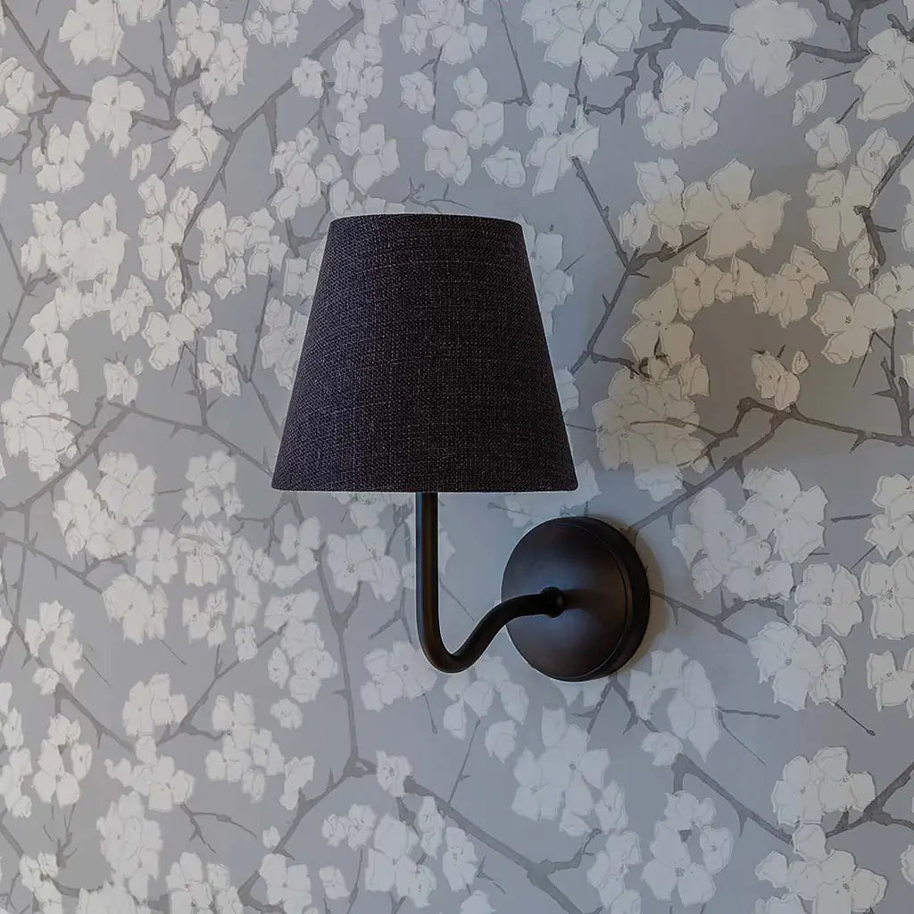 Malvern Medium Vegglampe Basaltgrå