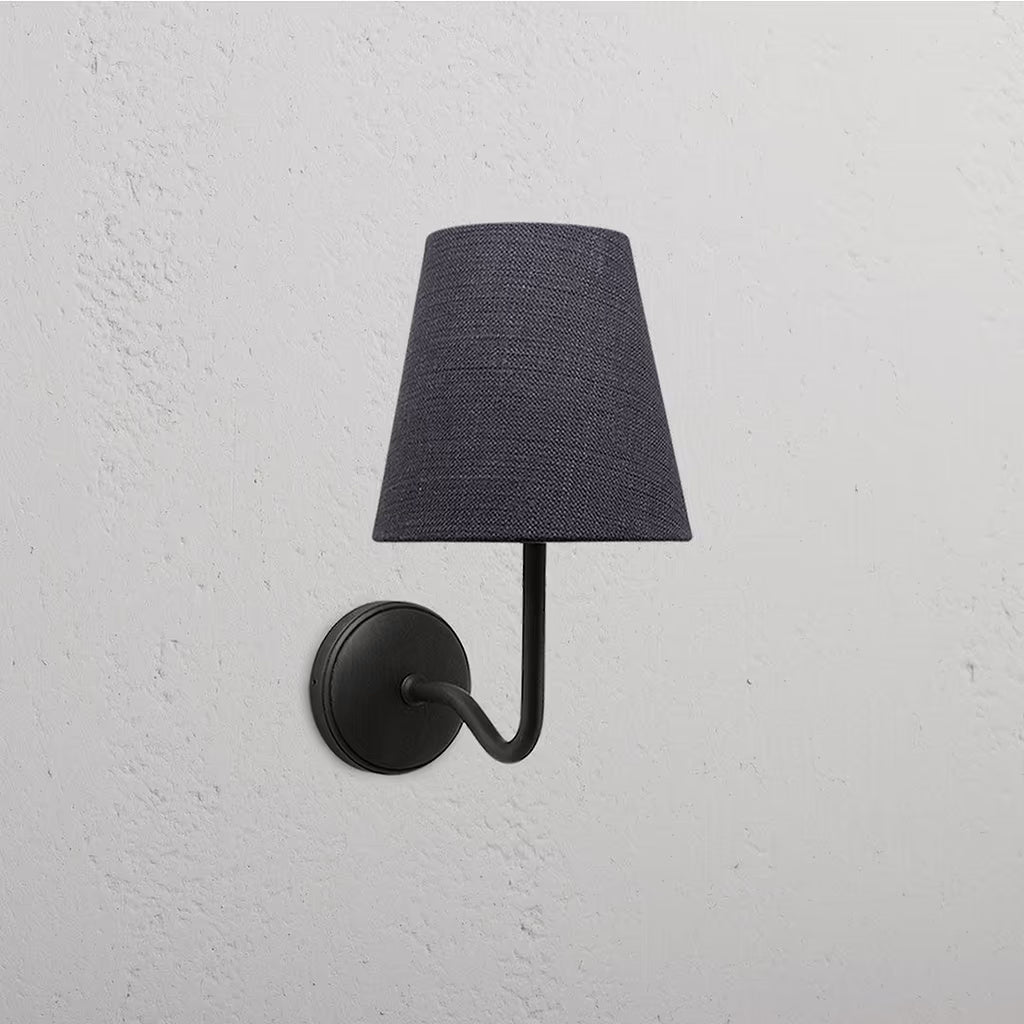 Malvern Medium Vegglampe Basaltgrå
