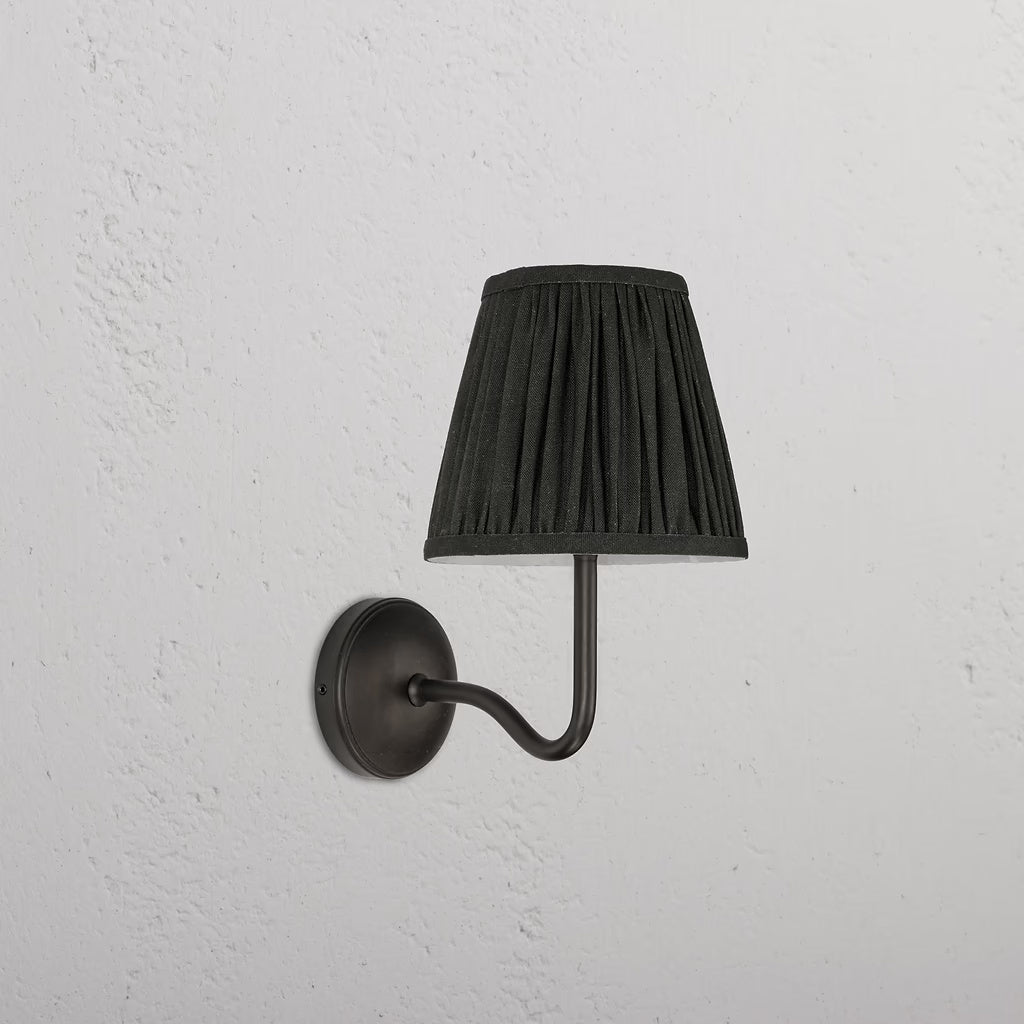 Malvern Medium Vegglampe Plissert Dyp Grønn