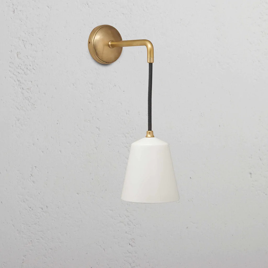 Richmond Liten Hengende Vegglampe I Fin Porselen