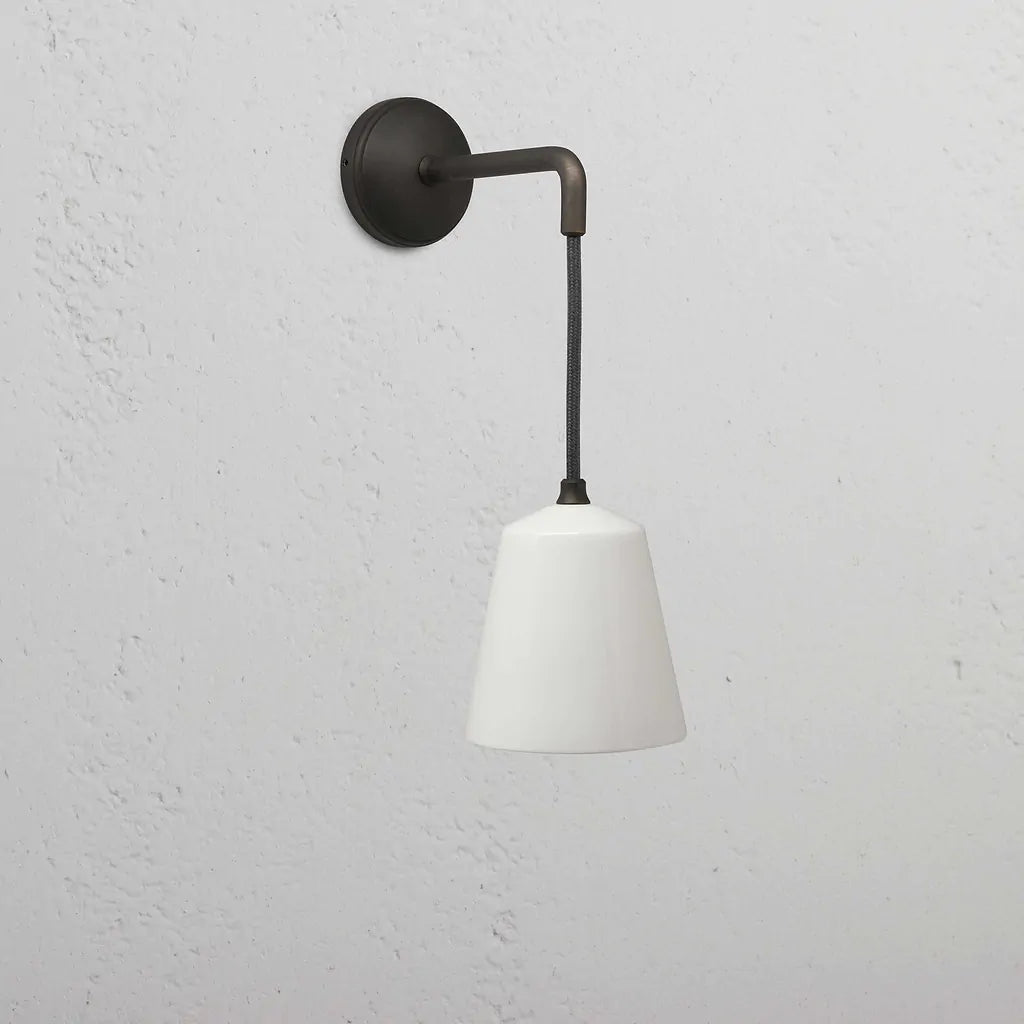 Richmond Liten Hengende Vegglampe I Fin Porselen
