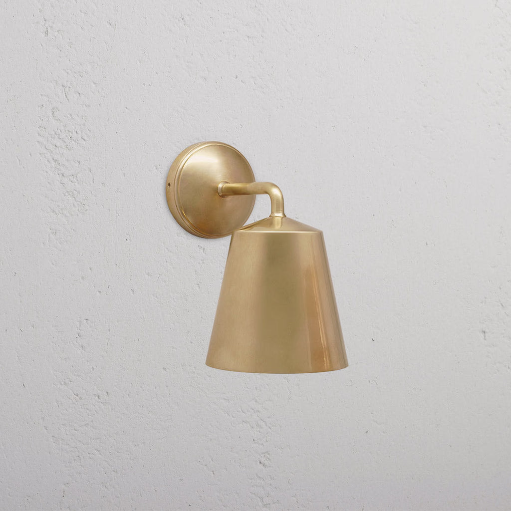 Richmond Medium Vegglampe