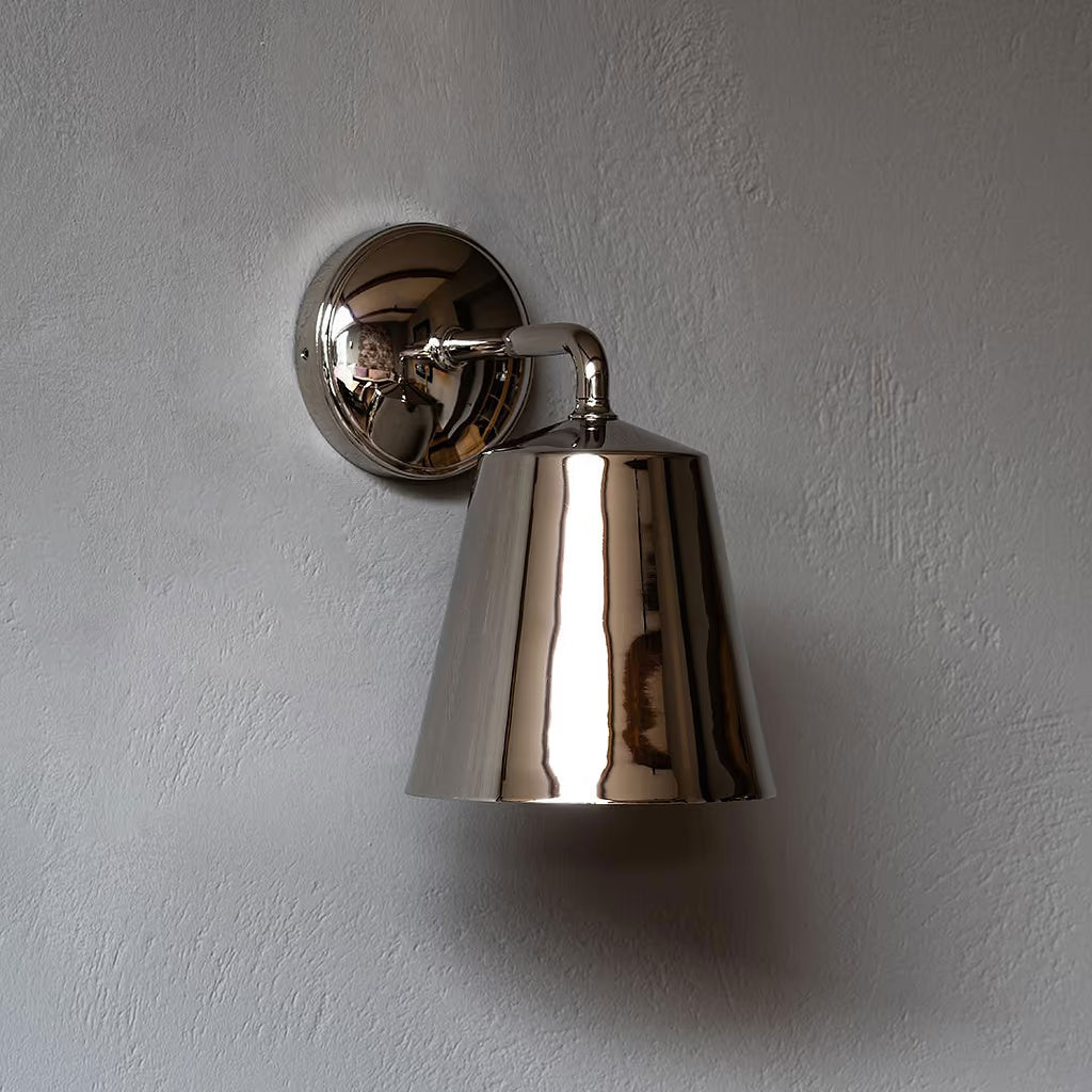 Richmond Medium Vegglampe