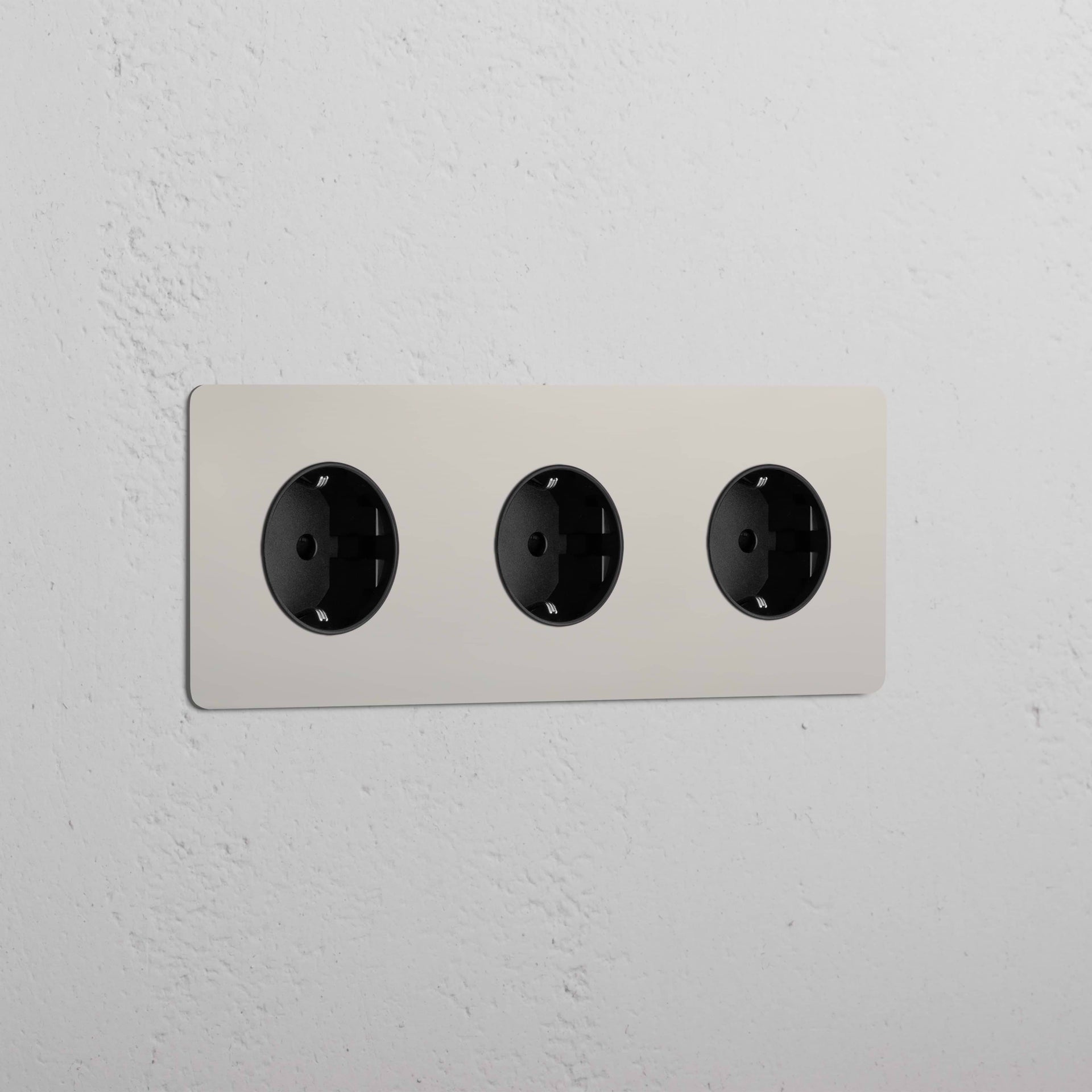 Triple 3x Schuko Module Round
